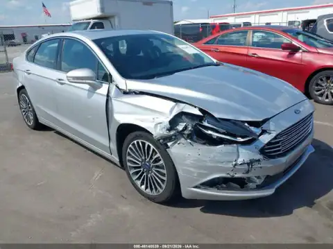 3FA6P0HD1JR237987 — 2018 Ford Fusion, Delantera derecha (Right Front), fotos antes de reparar