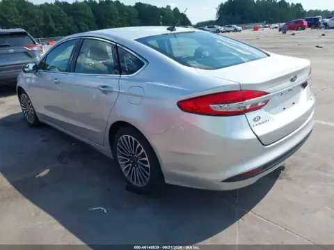 3FA6P0HD1JR237987 — 2018 Ford Fusion, фото 3 з IAAI, Передня частина справа