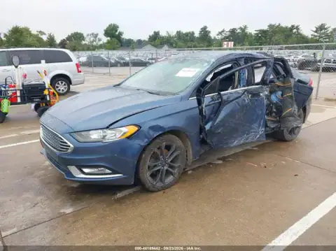 3FA6P0HD5JR108912 — 2018 Ford Fusion, фото 2 с аукциона IAAI, левый бок