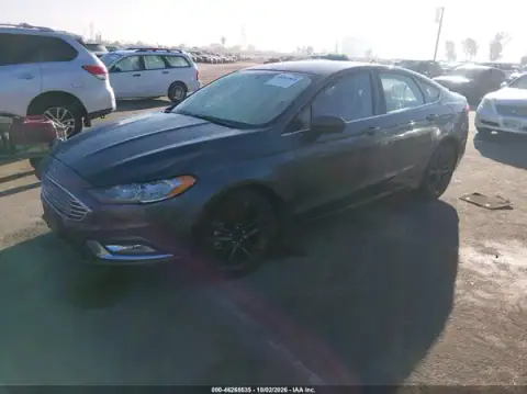 3FA6P0HD2JR281187 — 2018 Ford Fusion, фото 2 з IAAI, Передня частина справа