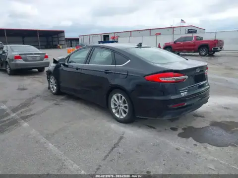 3FA6P0HD7KR166330 — 2019 Ford Fusion, foto 3 de IAAI, Parte delantera