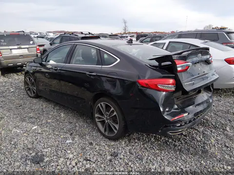 3FA6P0D97KR184618 — 2019 Ford Fusion, zdjęcie 4 z IAAI, Przód i tył
