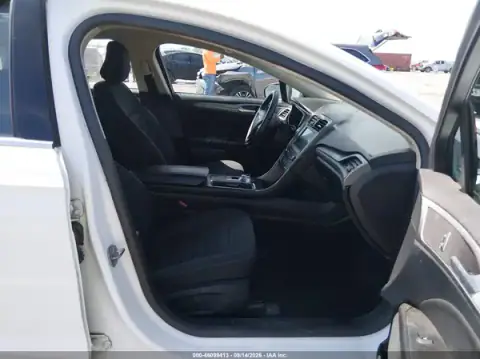 3FA6P0H79LR129128 — 2020 Ford Fusion, photo 3 from IAAI, Rear end