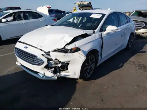 3FA6P0CD3LR206511 — 2020 Ford Fusion, фото 2 с аукциона IAAI, передняя часть слева