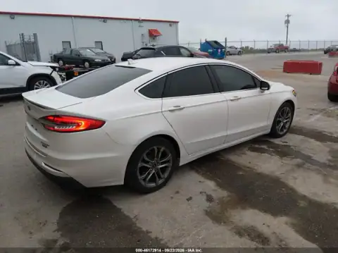 3FA6P0RUXLR129806 — 2020 Ford Fusion, zdjęcie 4 z IAAI, Grad