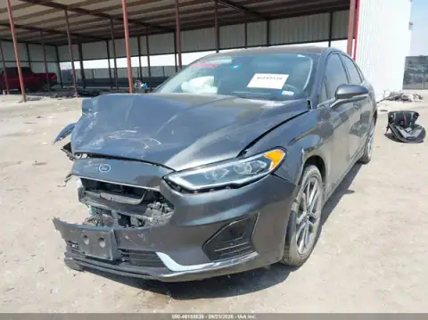 3FA6P0CD0LR217384 — 2020 Ford Fusion, ფოტო 2, IAAI, წინა ნაწილი