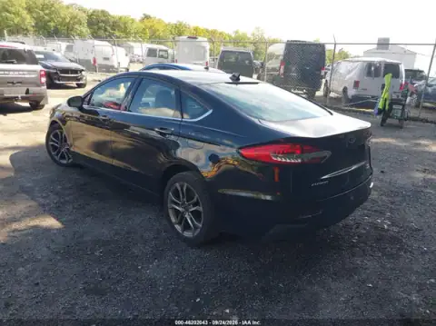 3FA6P0CD5LR117782 — 2020 Ford Fusion, фото 3 с аукциона IAAI, передняя часть справа