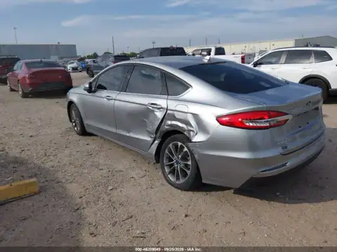 3FA6P0LU1LR111106 — 2020 Ford Fusion, фото 3 с аукциона IAAI, задняя часть слева