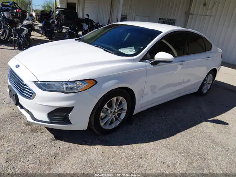 3FA6P0LU1LR265105 — 2020 Ford Fusion, photo 3 from IAAI 28.10.2026, Normal wear
