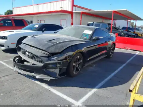 1FA6P8TH8M5118723 — 2021 Ford Mustang, foto 2 de IAAI, Parte delantera