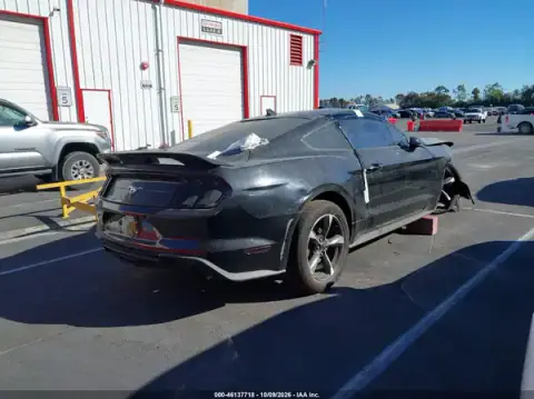 1FA6P8TH8M5118723 — 2021 Ford Mustang, foto 4 de IAAI, Parte delantera
