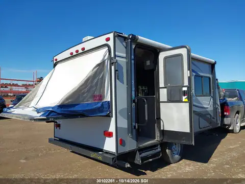 5ZT2CXDC6LL008165 — 2020 Forest River Inc. Coachman, foto 4 de IAAI 20.10.2026, Suspensión