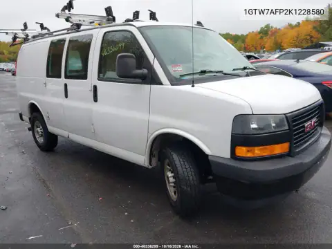 1GTW7AFP2K1228580 — 2019 GMC Savana, ბუნებრივი ცვეთა, ფოტოები შეკეთებამდე
