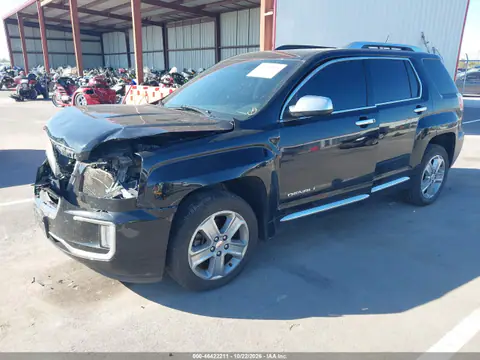 2GKALREK6H6144363 — 2017 GMC Terrain, zdjęcie 2 z IAAI, Przód