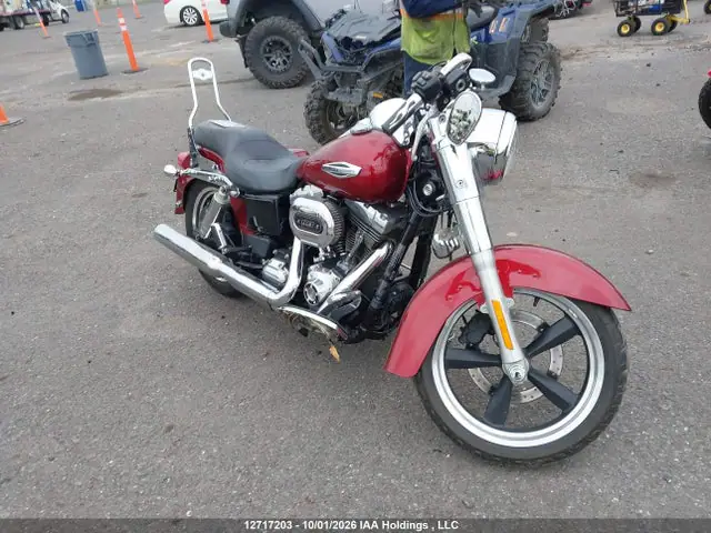 5HD1GZMA8GC305043 — 2016 Harley-Davidson Fld Switchback, Delantera derecha (Right Front), fotos antes de reparar