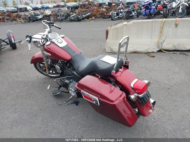 5HD1GZMA8GC305043 — 2016 Harley-Davidson Fld Switchback, zdjęcie 3 z IAAI 16.10.2026, Prawy przód