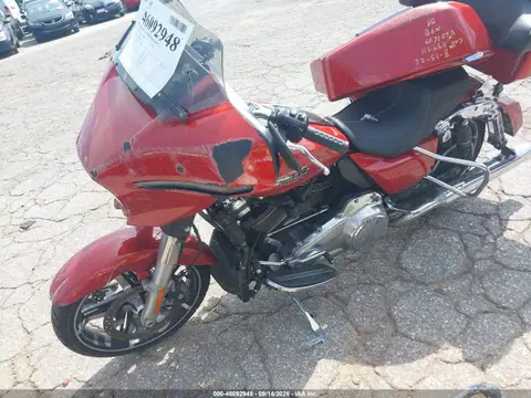 1HD1KB717RB607604 — 2024 Harley-Davidson FLHX, foto 2 de IAAI 27.10.2026, Daños en todo el vehículo
