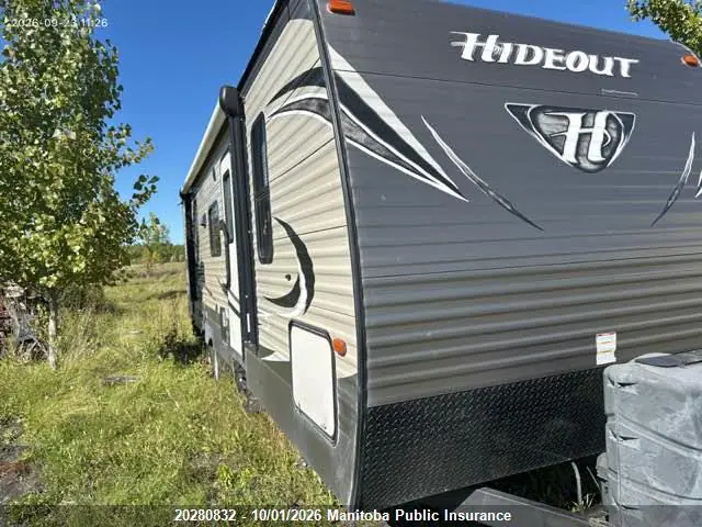 4YDT28B2XG7205134 — 2016 Hideout Trailer, Град (Hail), фото до ремонта