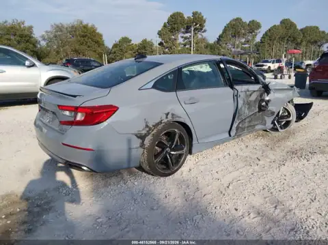 1HGCV2F32MA018562 — 2021 Honda Accord, foto 4 de IAAI, Lado derecho