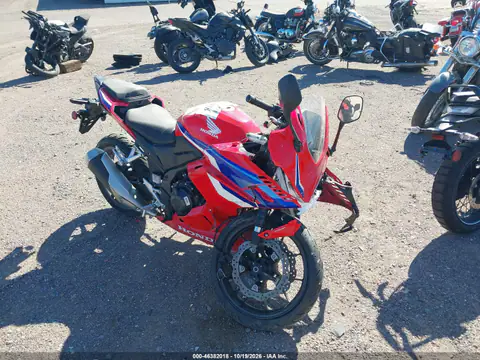 MLHPC7055S5102522 — 2025 Honda Cbr, Daños en todo el vehículo, fotos antes de reparar