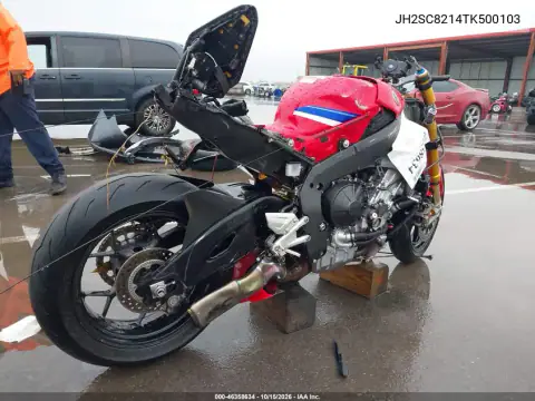 JH2SC8214TK500103 — 2026 Honda Cbr, foto 4 de IAAI, Daños en todo el vehículo