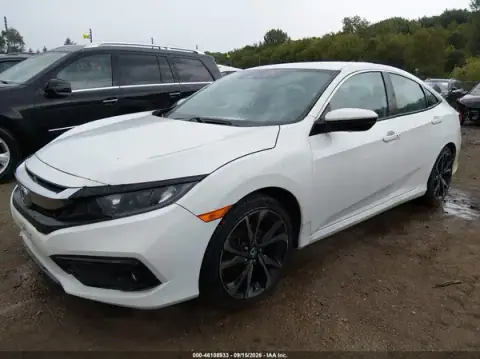 2HGFC2F87MH507832 — 2021 Honda Civic, foto 2 de IAAI, Delantera derecha