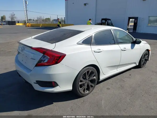 2HGFC2F88MH559289 — 2021 Honda Civic, zdjęcie 4 z IAAI, Kradzież