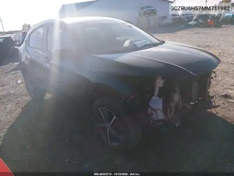 3CZRU6H57MM711982 — 2021 Honda HR-V, передняя и задняя части, фото до ремонта