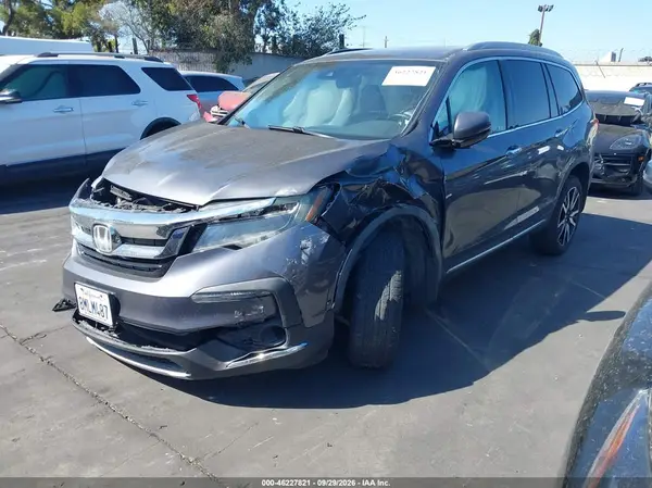 5FNYF5H67KB007426 — 2019 Honda Pilot, photo 2 from IAAI, Left and right sides