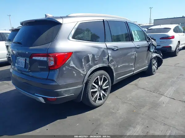 5FNYF5H67KB007426 — 2019 Honda Pilot, photo 4 from IAAI, Left and right sides