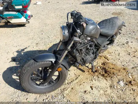 MLHPC5600M5400575 — 2021 Honda Rebel, фото 2 с аукциона IAAI, Передняя и задняя части