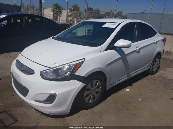 KMHCT4AE2HU274001 — 2017 Hyundai Accent, photo 2 from IAAI, Right front