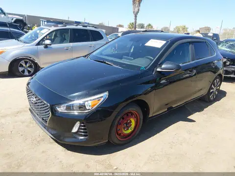 KMHH35LE2JU069972 — 2018 Hyundai Elantra GT, zdjęcie 2 z IAAI 21.10.2026, Lewy bok