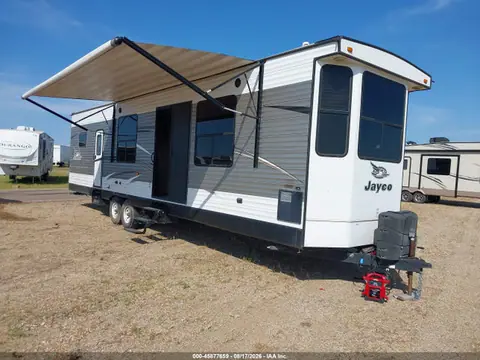 1UJBJ0BV0H11F0058 — 2017 Jayco Other, Storm damage (Storm Damage), before-repair photos