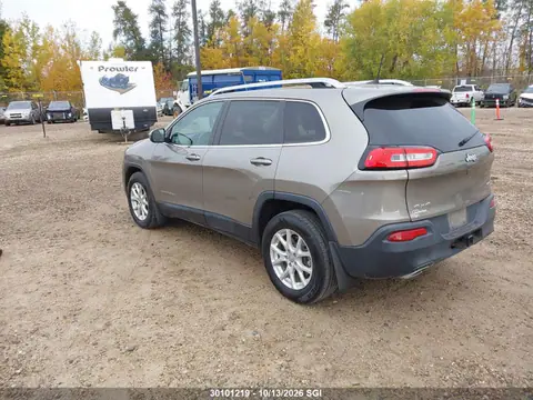 1C4PJMCSXHW598672 — 2017 Jeep Cherokee Latitude, foto 3 de IAAI 21.10.2026, Granizo