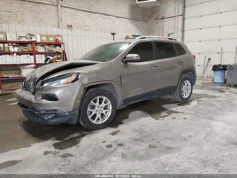 2017 Jeep Cherokee Latitude VIN 1C4PJMCS3HW640017 фото 2