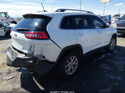 2017 Jeep Cherokee Latitude VIN 1C4PJMCS3HD220303 фото 4
