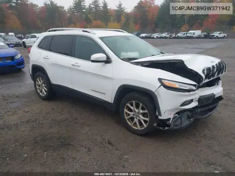 1C4PJMCB9GW371942 — 2016 Jeep Cherokee, photo 2 from IAAI, Front end