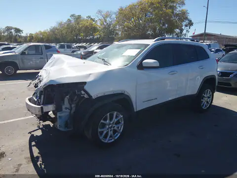 1C4PJMCS9HW532064 — 2017 Jeep Cherokee, photo 2 from IAAI, Front end