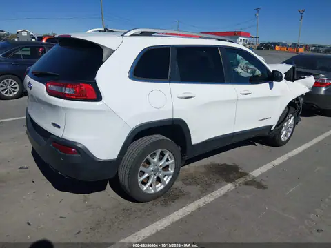 1C4PJMCS9HW532064 — 2017 Jeep Cherokee, photo 4 from IAAI, Front end