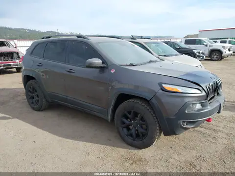 1C4PJMBX2JD570007 — 2018 Jeep Cherokee, Front end, before-repair photos