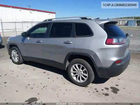 1C4PJLCB8MD250949 — 2021 Jeep Cherokee, foto 4 de IAAI 21.10.2026, Desgaste normal