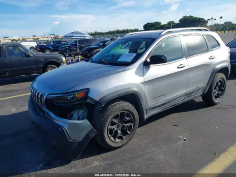 2021 Jeep Cherokee Trailhawk 4X4 VIN 1C4PJMBX3MD253079 фото 2