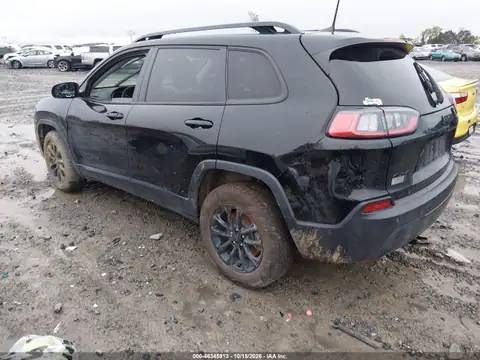 1C4PJMMB1PD114493 — 2023 Jeep Cherokee, photo 3 from IAAI, Front end