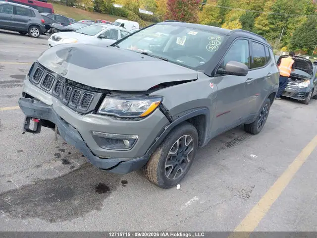 3C4NJDDB1MT511697 — 2021 Jeep Compass Trailhawk, zdjęcie 2 z IAAI 16.10.2026, Uszkodzenie silnika