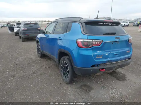 3C4NJDDB8MT529355 — 2021 Jeep Compass Trailhawk, foto 3 de IAAI 23.10.2026, Parte delantera
