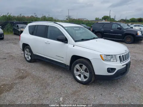 1J4NF4FB7BD136197 — 2011 Jeep Compass, Parte delantera, fotos antes de reparar