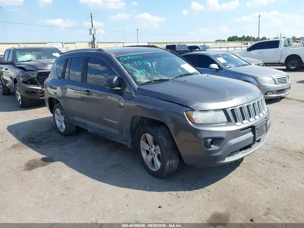 1C4NJCBA4GD670499 Jeep Compass 2016 — повреждение Левый бок, фото до ремонта