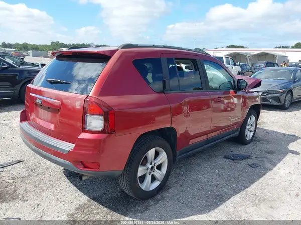 1C4NJCBA0GD560680 — 2016 Jeep Compass, zdjęcie 4 z IAAI, Przód