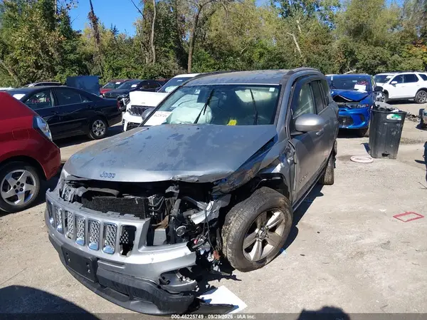 1C4NJDEB7GD784958 — 2016 Jeep Compass, photo 2 from IAAI, Front end
